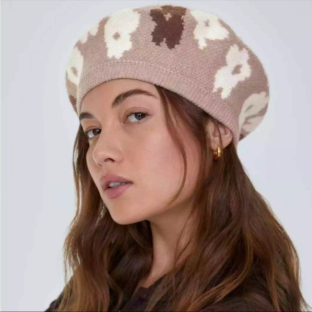 Rosebud Beret